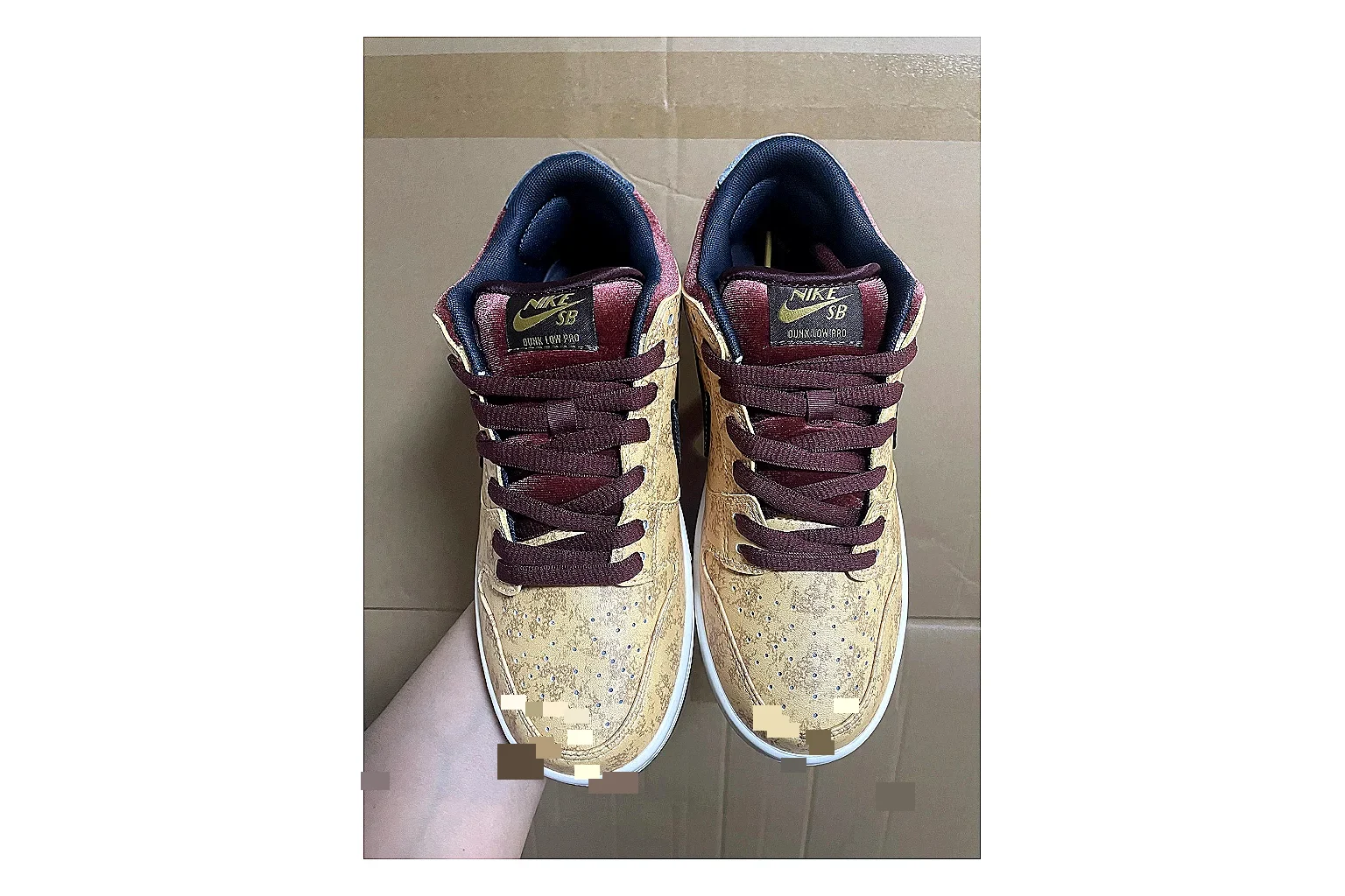 Casual Low-Top Sneaker 7697 QC photo showing red casual low-top with mixed-material upper and low-profile shape