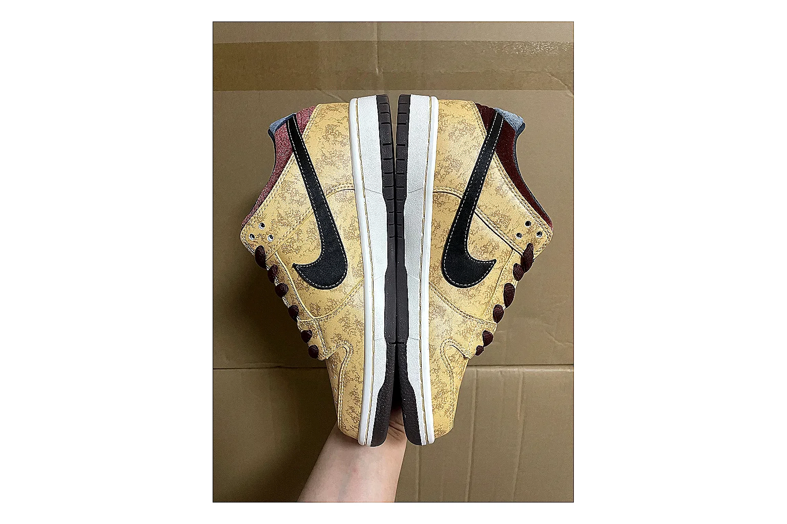 Casual Low-Top Sneaker 7697 QC photo showing red casual low-top with mixed-material upper and low-profile shape thumbnail 4
