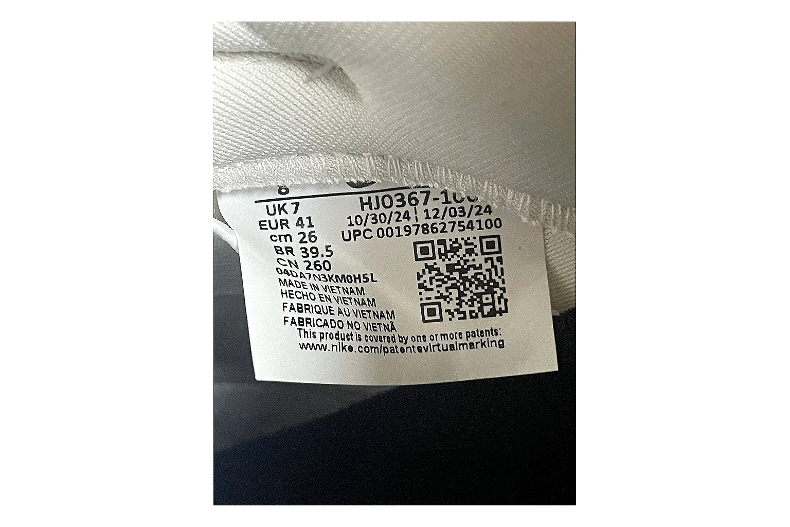 Casual Low-Top Sneaker 7739 QC photo showing red casual low-top with mixed-material upper and low-profile shape thumbnail 3