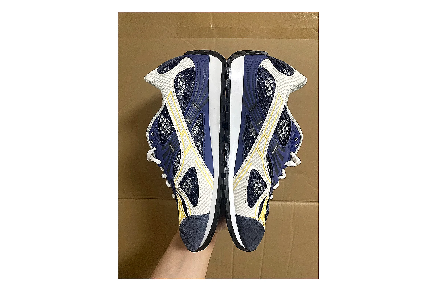 Casual Low-Top Sneaker 9325 QC photo showing red casual low-top with mixed-material upper and low-profile shape thumbnail 4
