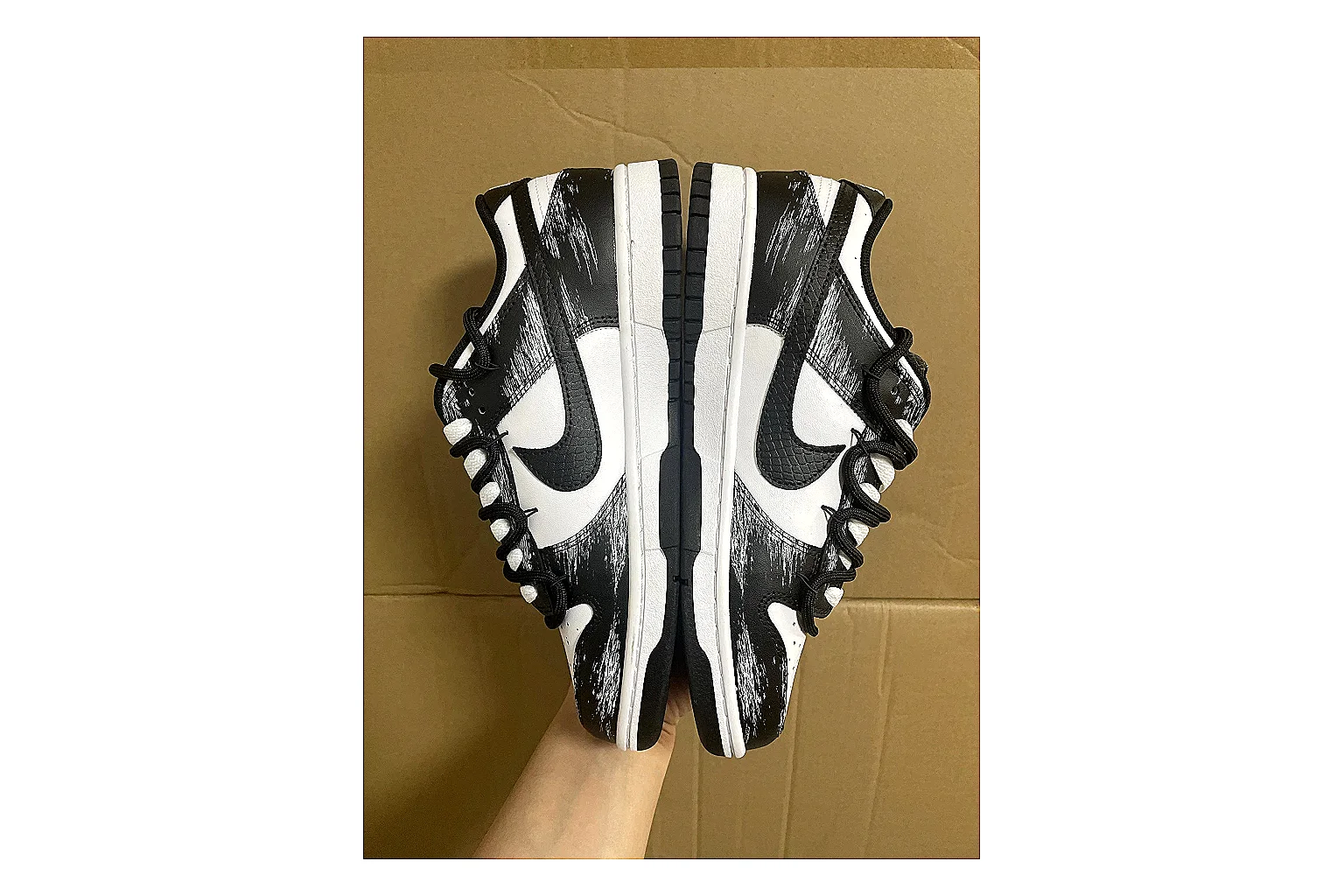Casual Low-Top Sneaker 9373 QC photo showing red casual low-top with mixed-material upper and low-profile shape thumbnail 2