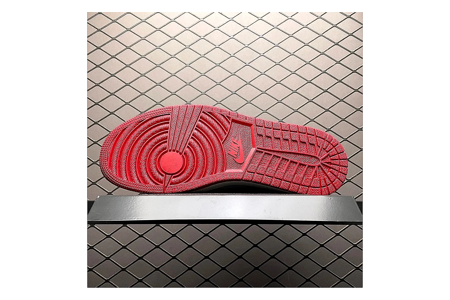 Casual Low-Top Sneaker 9725 QC photo reference showing casual low-top sneaker with clean paneling, textured upper and six-view gallery for daily streetwear styling plus side-profile shape, upper panel lines, and outsole detail thumbnail 4