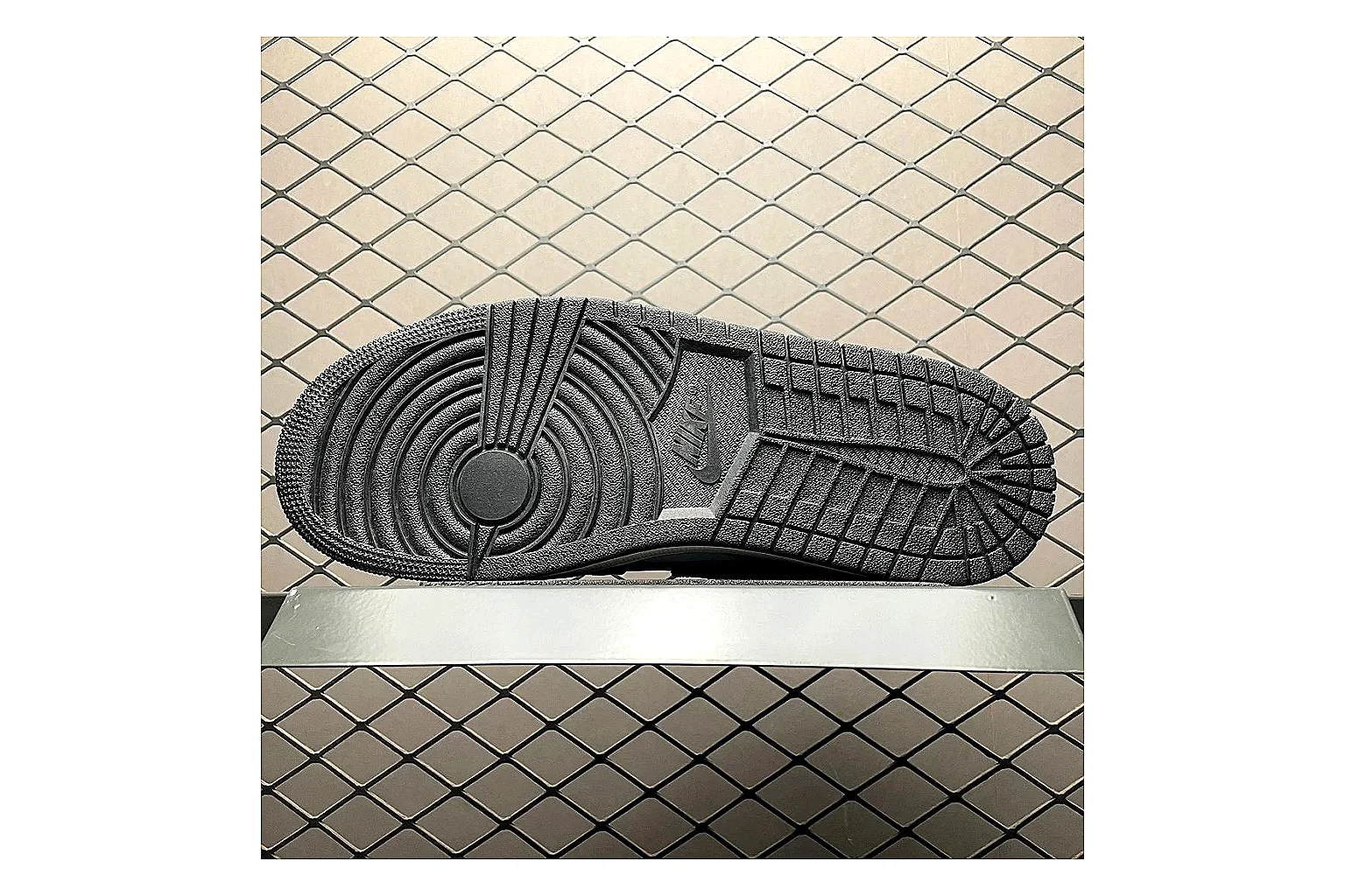 Casual Low-Top Sneaker 9728 QC photo reference showing casual low-top sneaker with clean paneling, textured upper and six-view gallery for daily streetwear styling plus side-profile shape, upper panel lines, and outsole detail thumbnail 4