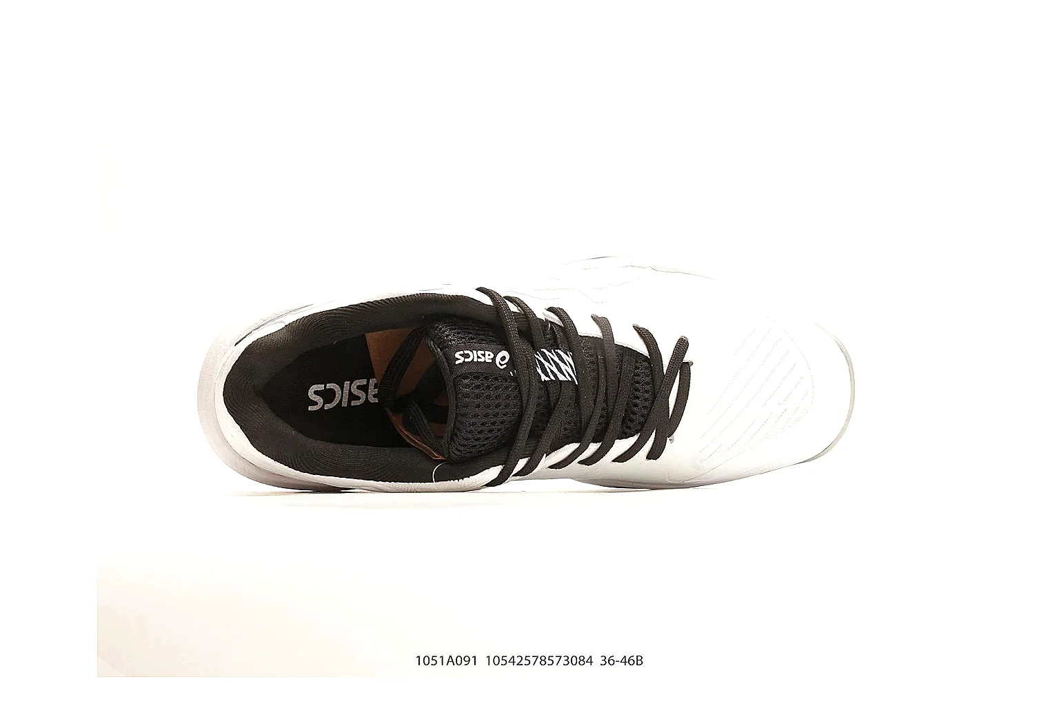 Training Runner White Black Sneaker QC reference photo showing white black synthetic runner upper, layered support panels, training silhouette, and practical performance sole thumbnail 6