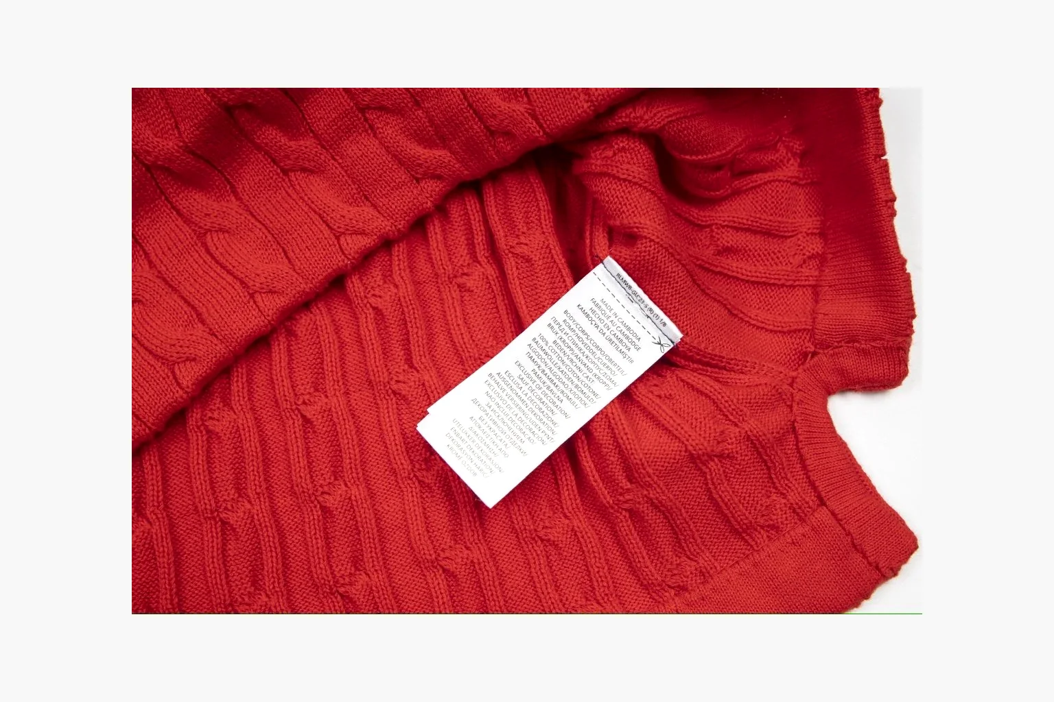 Red cable knit Polo shirt QC photo with collar and placket thumbnail 6