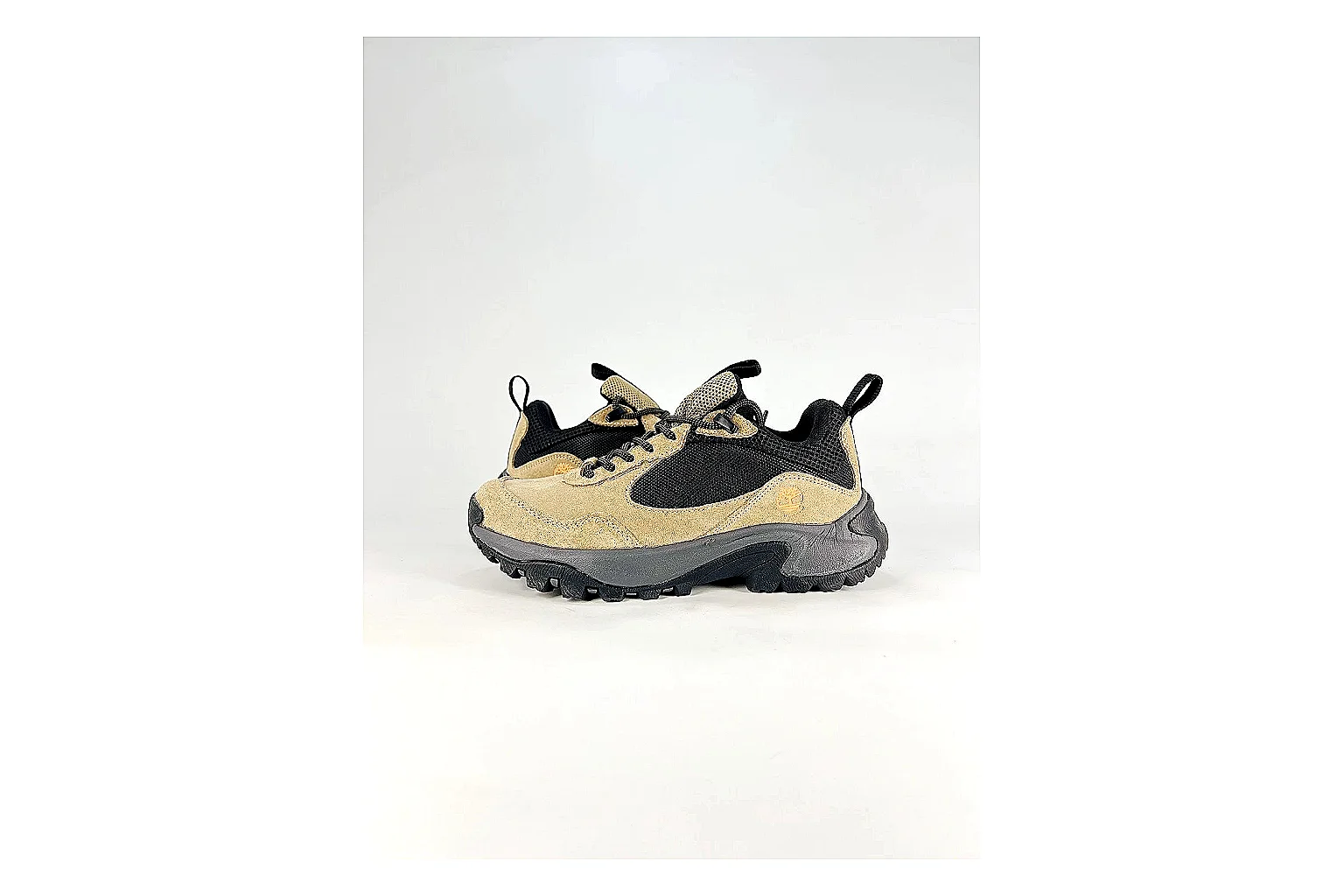 Timberland Motion Access Beige Black Sneakers QC photo reference showing beige black outdoor sneakers with mesh-leather texture, side-profile shape, upper panel lines, and outsole detail