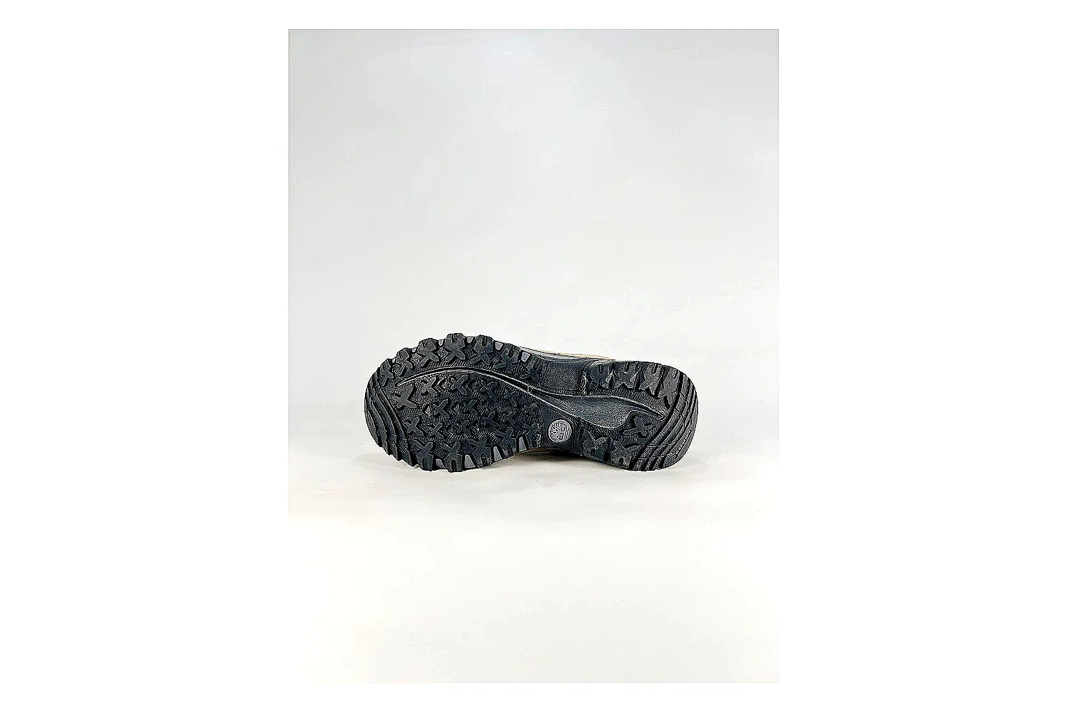 Timberland Motion Access Beige Black Sneakers QC photo reference showing beige black outdoor sneakers with mesh-leather texture, side-profile shape, upper panel lines, and outsole detail thumbnail 3