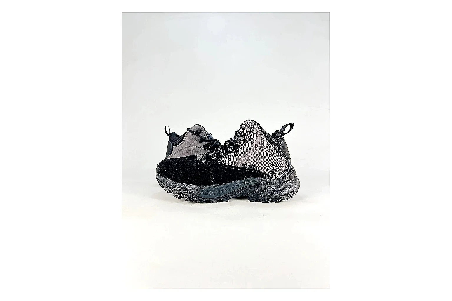 Timberland Motion Access Black Gray Sneakers QC photo reference showing black gray outdoor sneakers with mesh-leather texture, side-profile shape, upper panel lines, and outsole detail