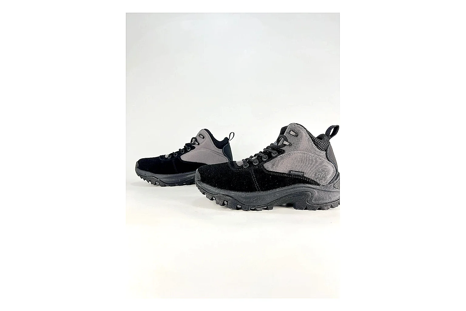 Timberland Motion Access Black Gray Sneakers QC photo reference showing black gray outdoor sneakers with mesh-leather texture, side-profile shape, upper panel lines, and outsole detail thumbnail 4
