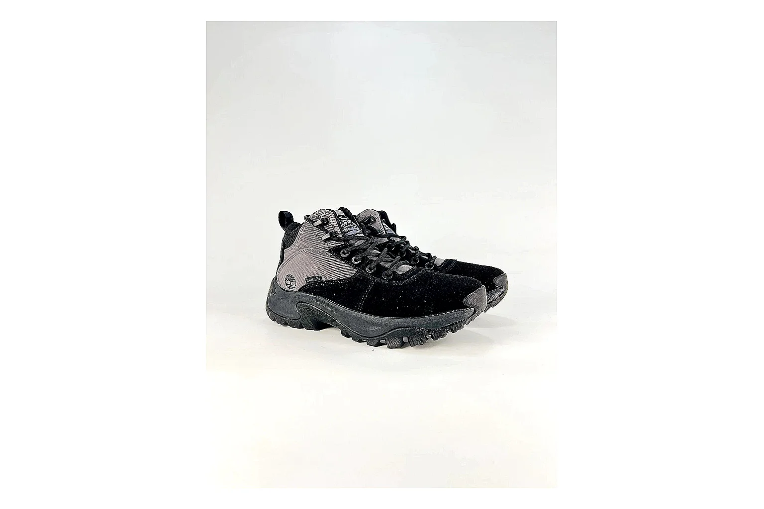 Timberland Motion Access Black Gray Sneakers QC photo reference showing black gray outdoor sneakers with mesh-leather texture, side-profile shape, upper panel lines, and outsole detail thumbnail 5